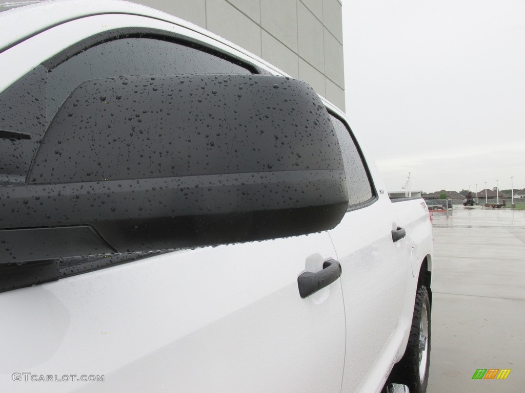 2016 Tundra SR5 CrewMax 4x4 - Super White / Black photo #13