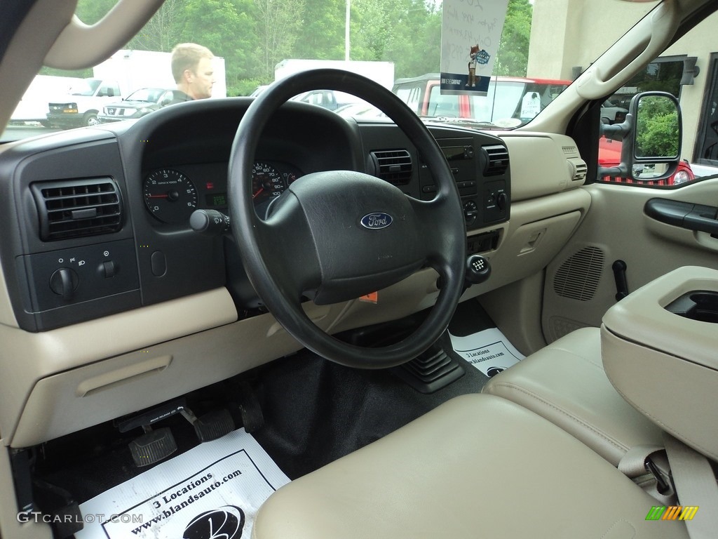 2006 F250 Super Duty XL Regular Cab 4x4 - Arizona Beige Metallic / Tan photo #6