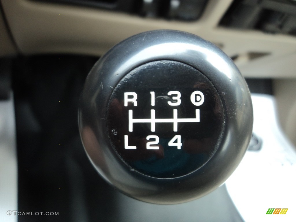 2006 F250 Super Duty XL Regular Cab 4x4 - Arizona Beige Metallic / Tan photo #16