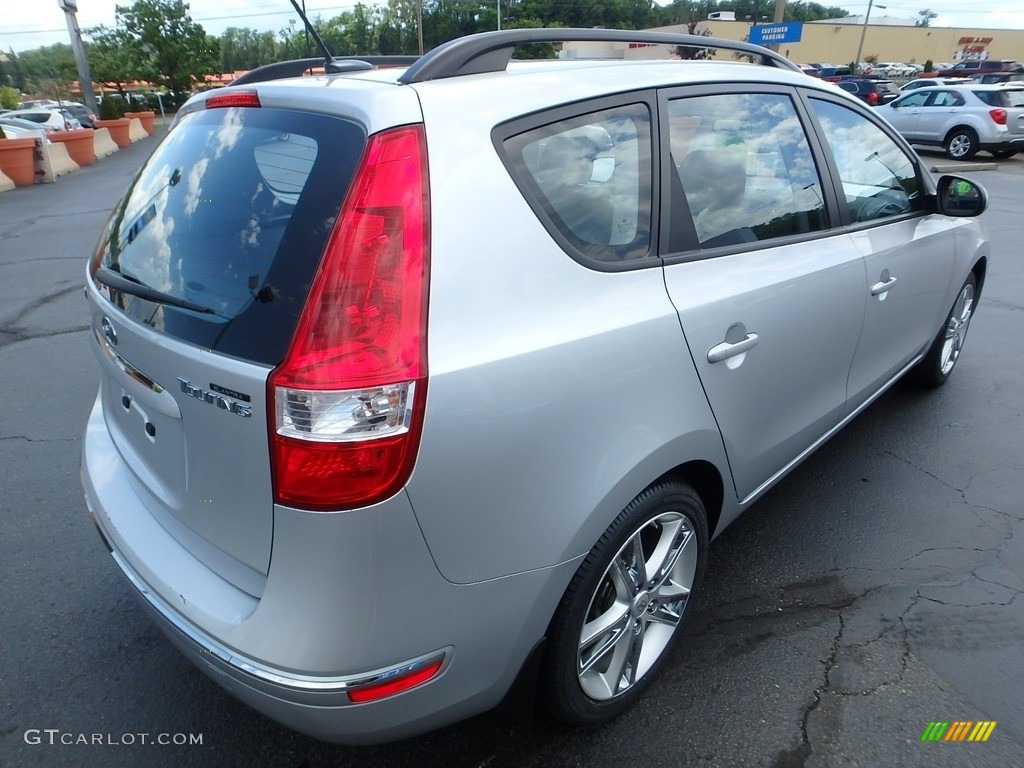 2010 Elantra Touring SE - Quicksilver / Black photo #8