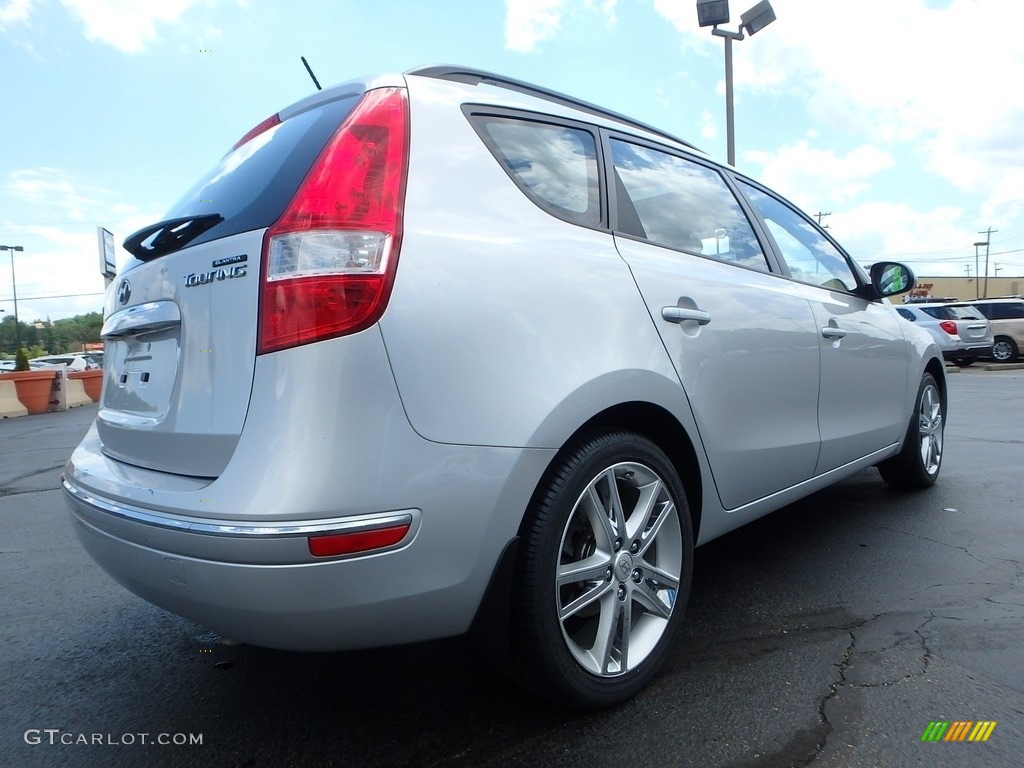 2010 Elantra Touring SE - Quicksilver / Black photo #9