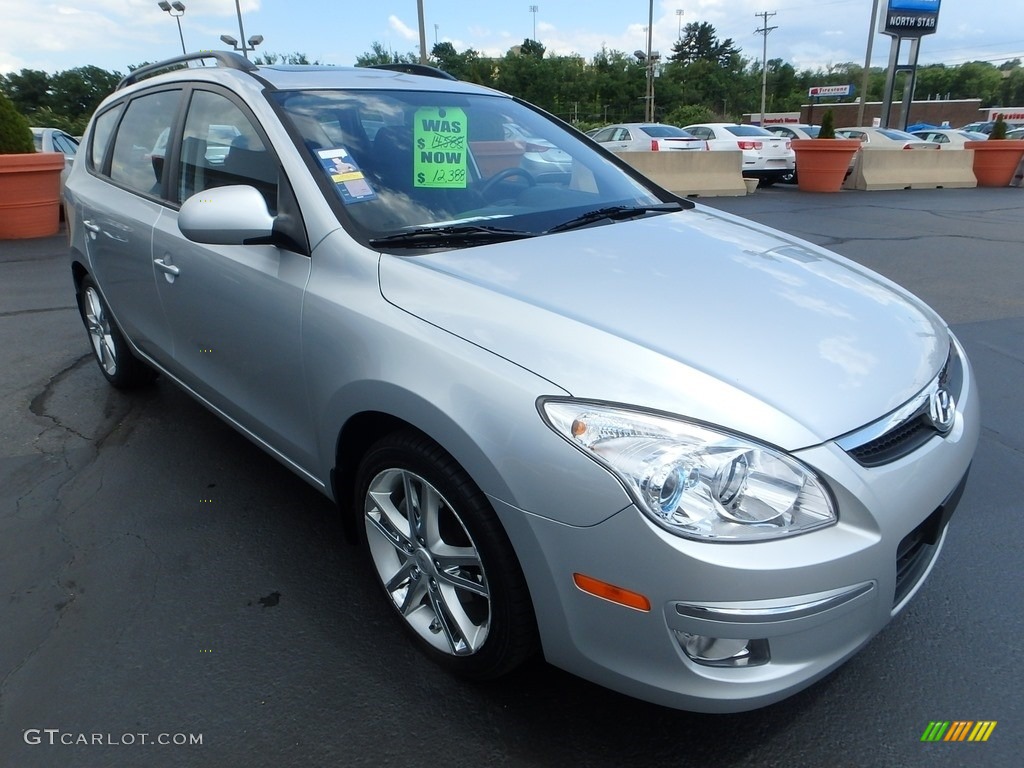 2010 Elantra Touring SE - Quicksilver / Black photo #11