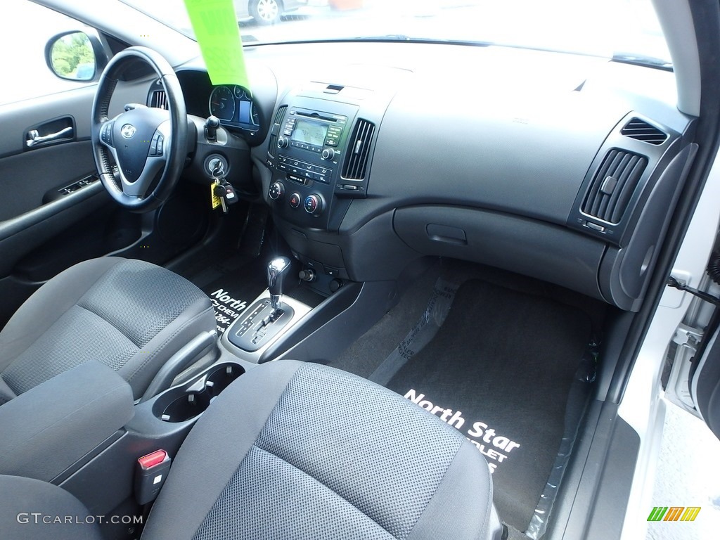2010 Elantra Touring SE - Quicksilver / Black photo #16