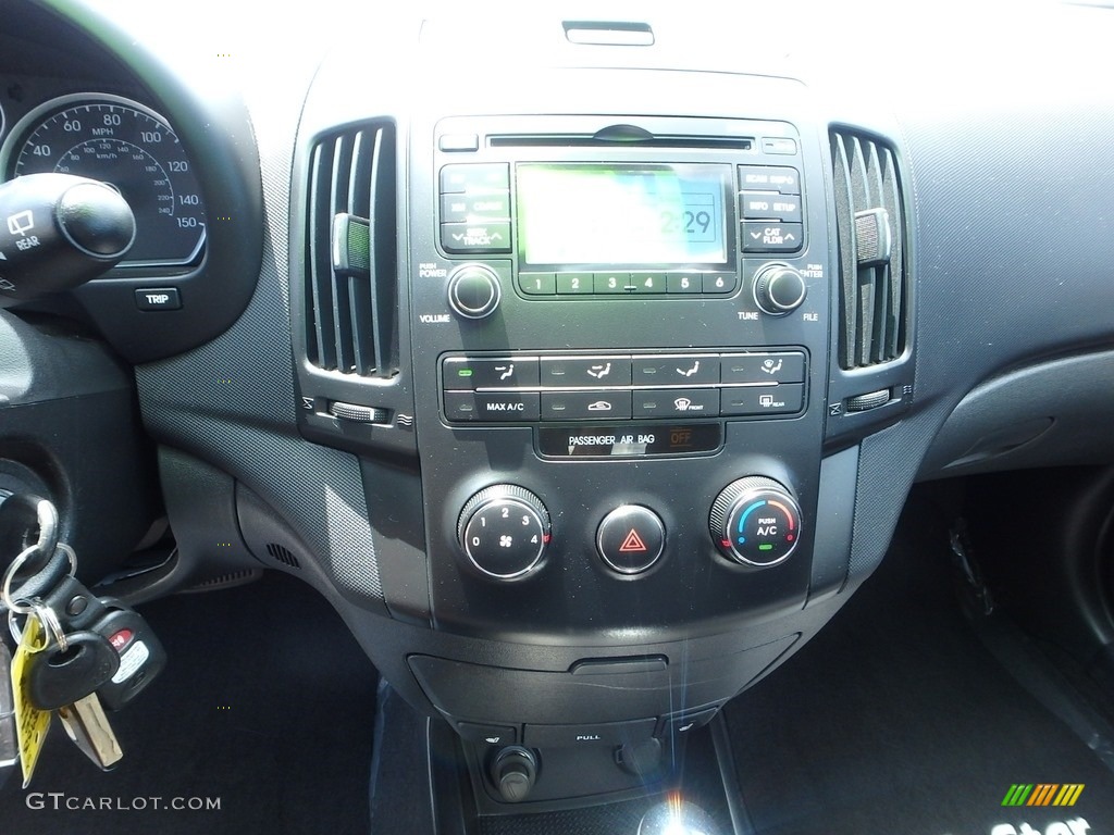 2010 Elantra Touring SE - Quicksilver / Black photo #28