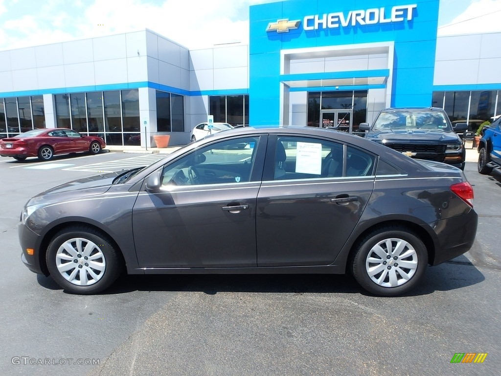 2011 Cruze LS - Taupe Gray Metallic / Jet Black/Medium Titanium photo #3