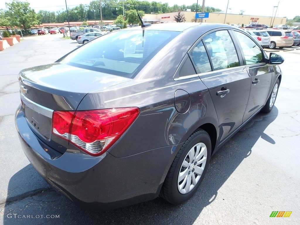 2011 Cruze LS - Taupe Gray Metallic / Jet Black/Medium Titanium photo #8