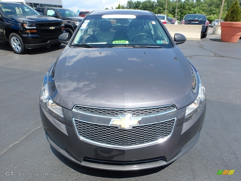 2011 Cruze LS - Taupe Gray Metallic / Jet Black/Medium Titanium photo #13