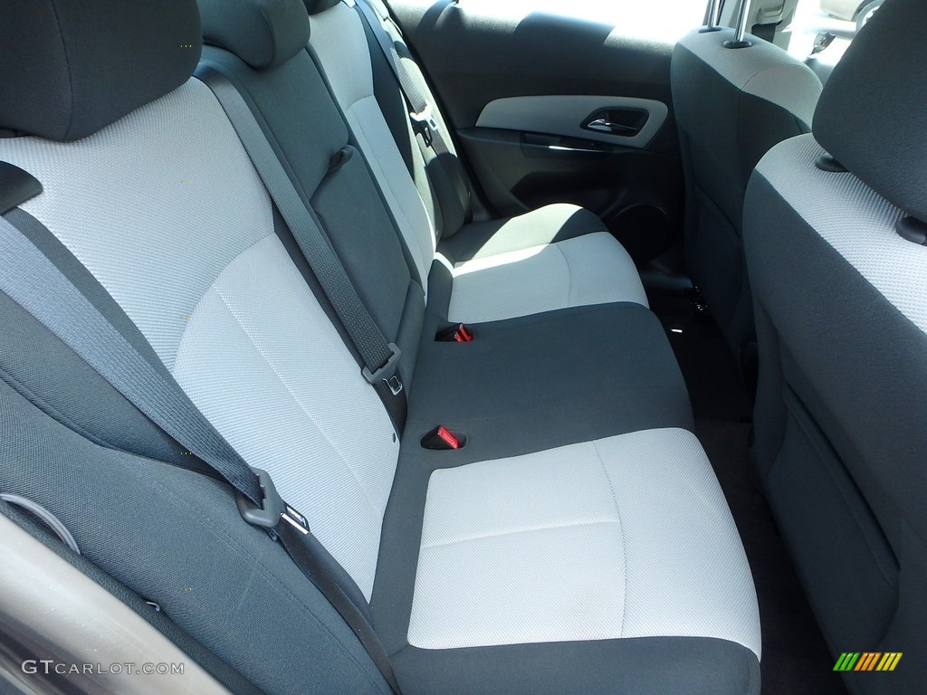 2011 Cruze LS - Taupe Gray Metallic / Jet Black/Medium Titanium photo #18