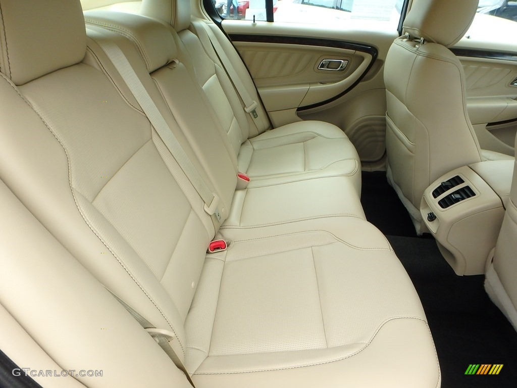 2015 Taurus Limited - Deep Impact Blue Metallic / Dune photo #14