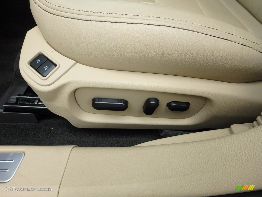 2015 Taurus Limited - Deep Impact Blue Metallic / Dune photo #19