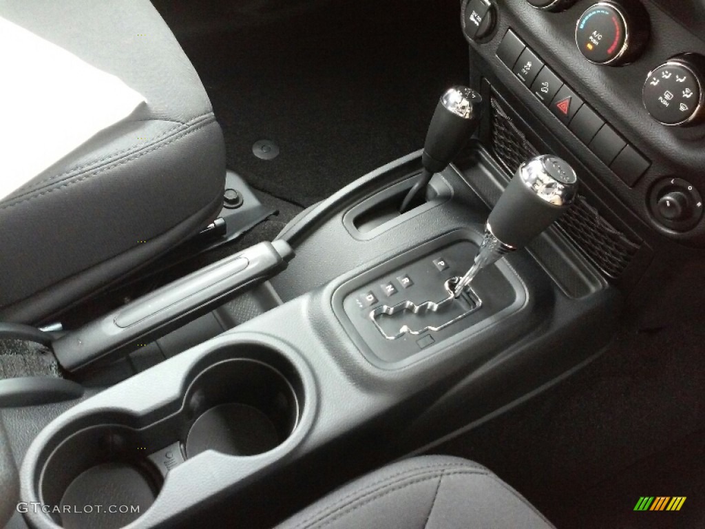 2016 Jeep Wrangler Unlimited Sport 4x4 RHD Transmission Photos