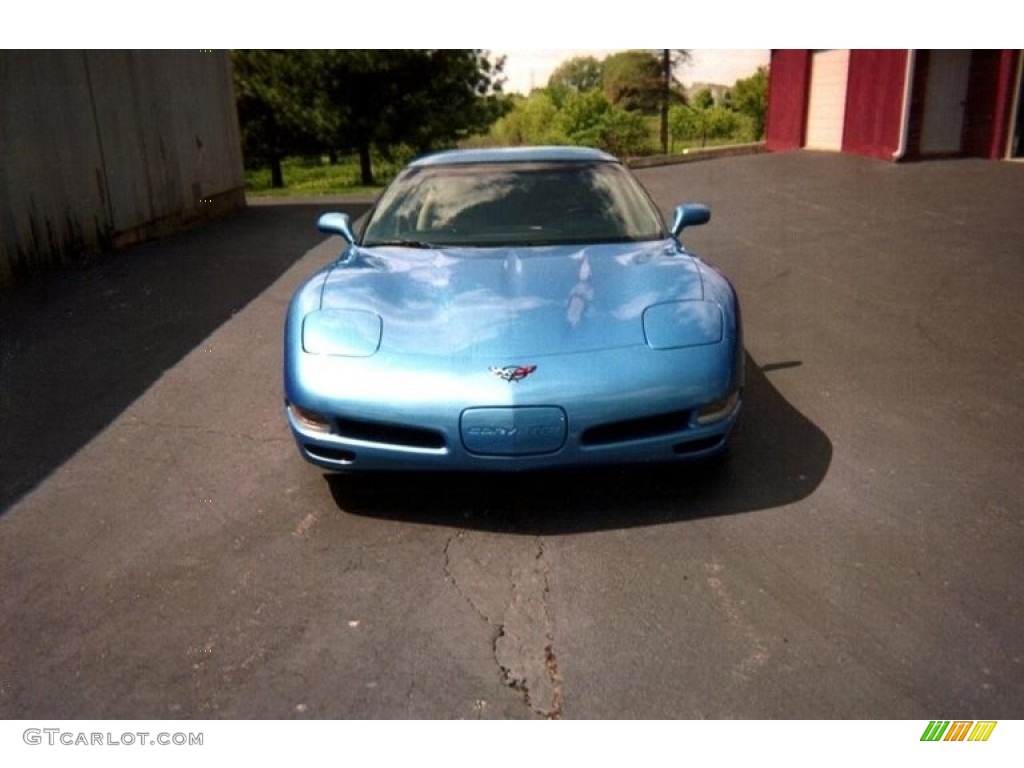 2000 Corvette Coupe - Nassau Blue Metallic / Light Oak photo #2