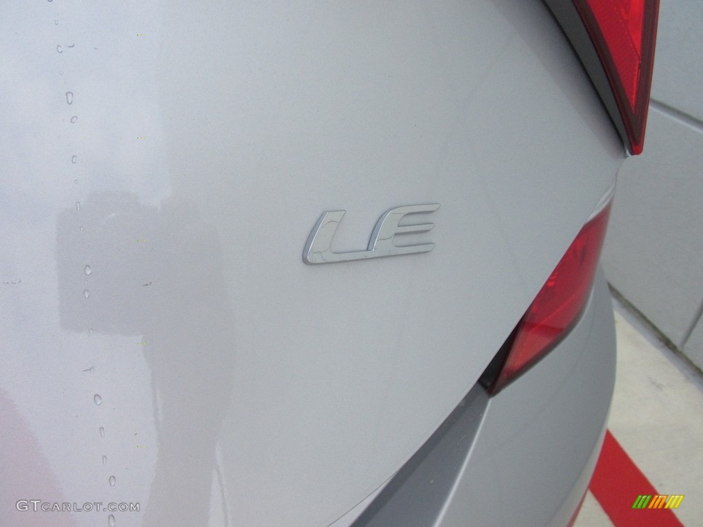 2016 Corolla LE - Classic Silver Metallic / Ash photo #14
