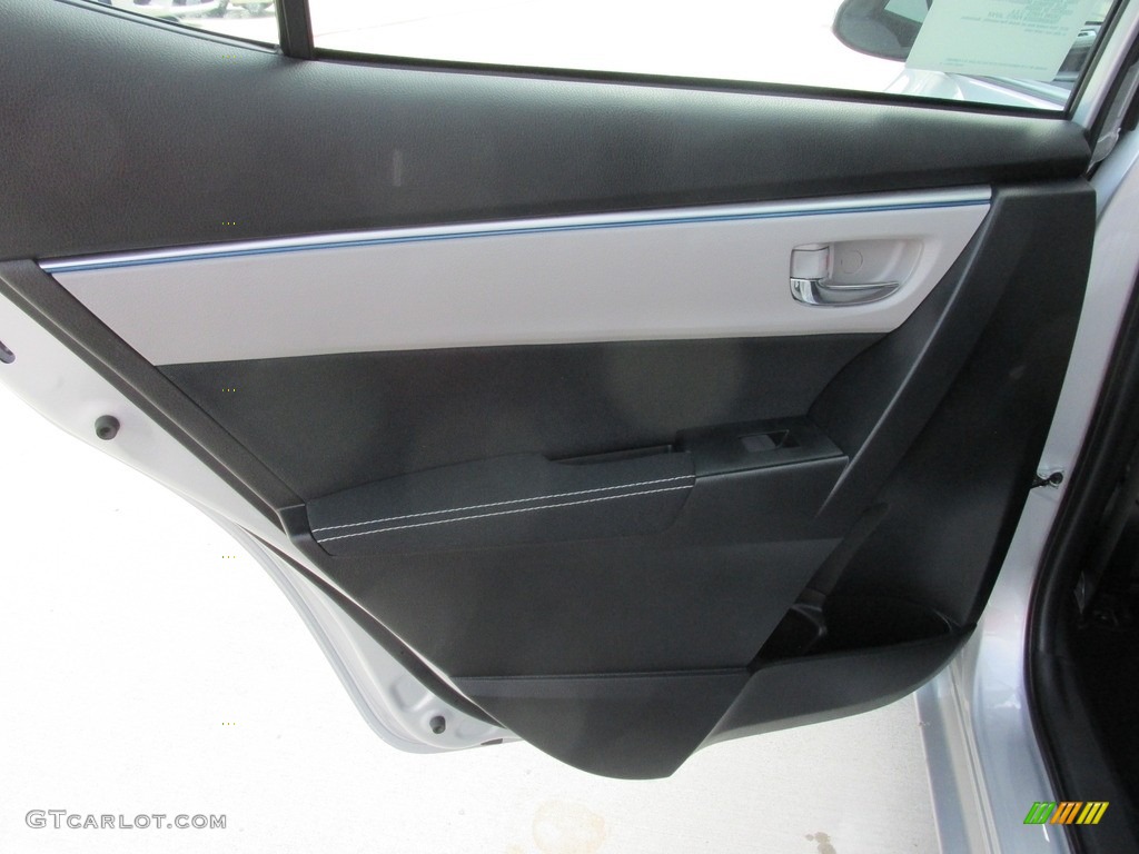 2016 Corolla LE - Classic Silver Metallic / Ash photo #17