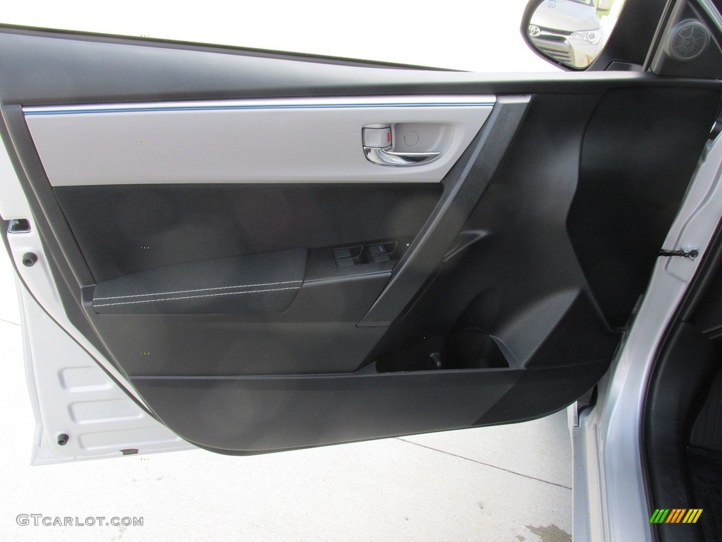 2016 Corolla LE - Classic Silver Metallic / Ash photo #19