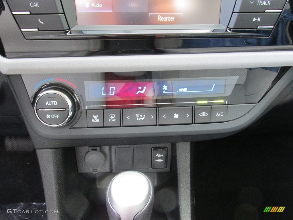 2016 Corolla LE - Classic Silver Metallic / Ash photo #26