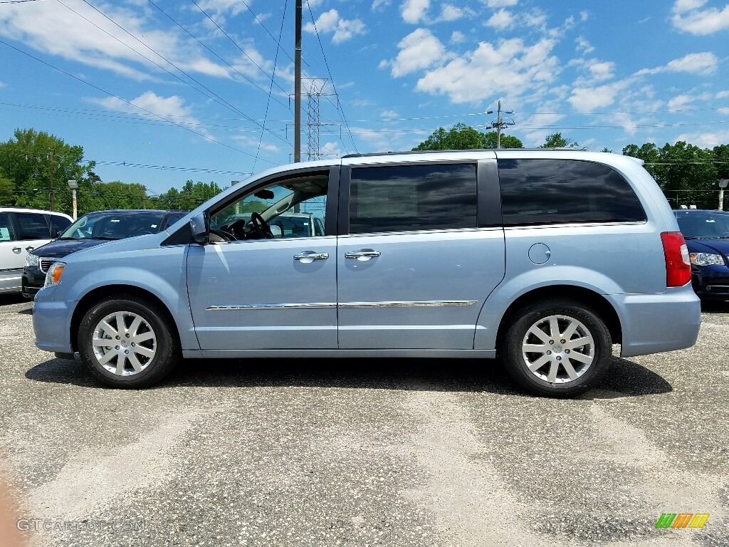 2016 Town & Country Touring - Crystal Blue Pearl / Black/Light Graystone photo #3