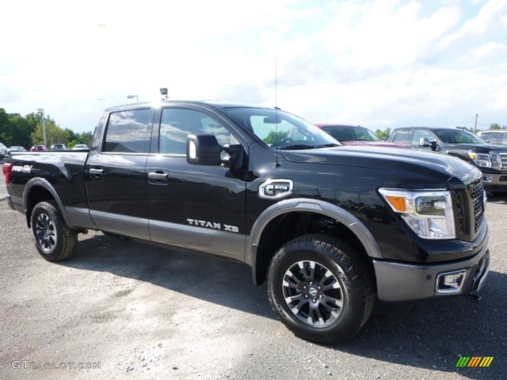 Magnetic Black 2016 Nissan TITAN XD PRO-4X Crew Cab 4x4 Exterior Photo #113558203