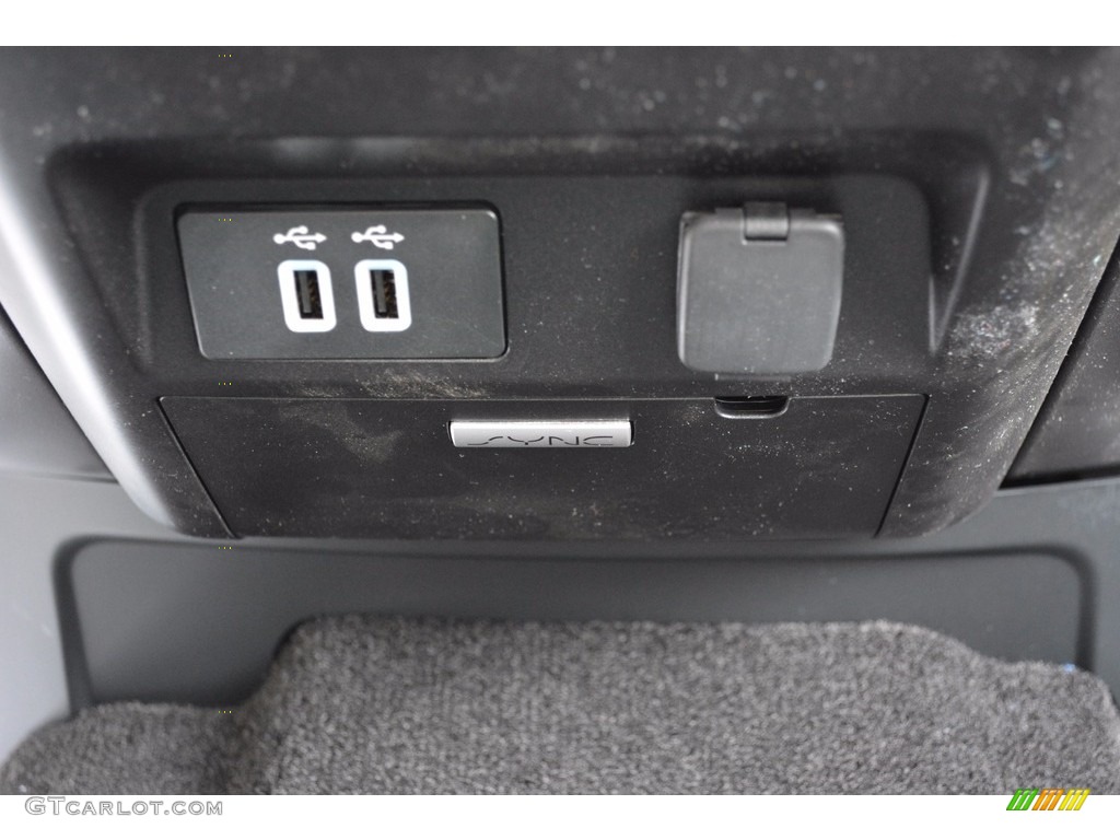 2016 F150 XLT SuperCrew - Blue Jeans / Medium Earth Gray photo #31