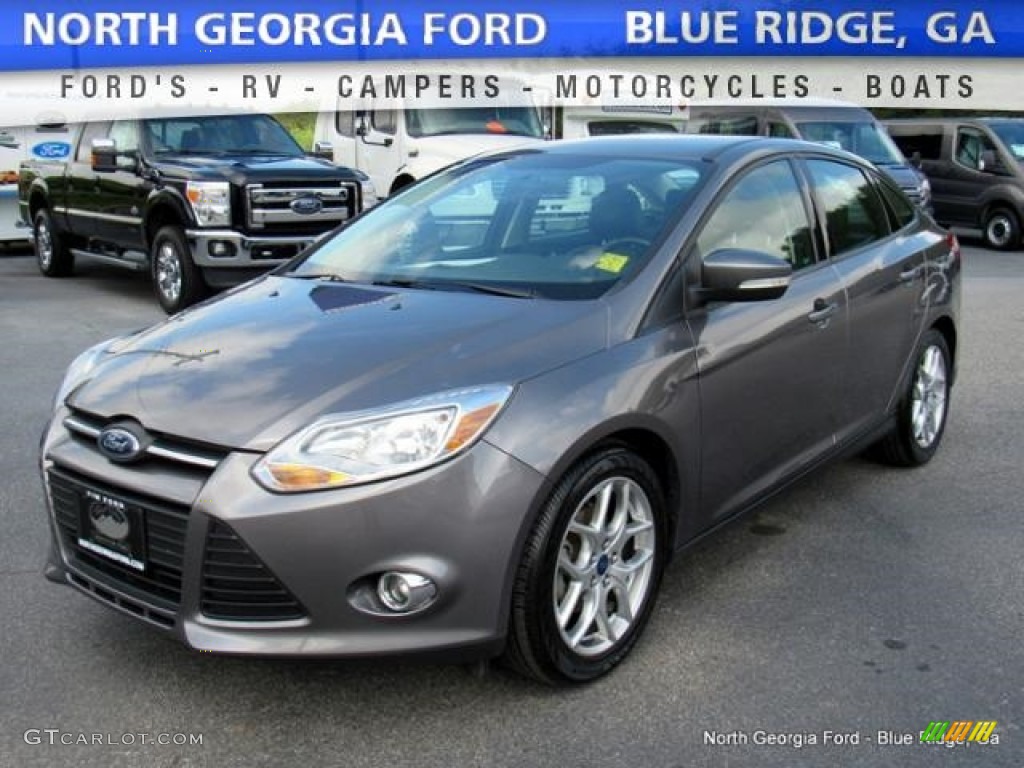 2013-sterling-gray-ford-focus-se-sedan-113525860-photo-14-gtcarlot