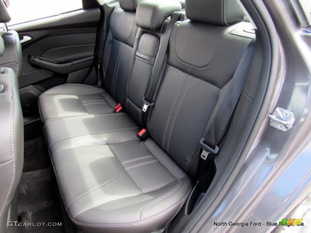 2013 Focus SE Sedan - Sterling Gray / Charcoal Black photo #14