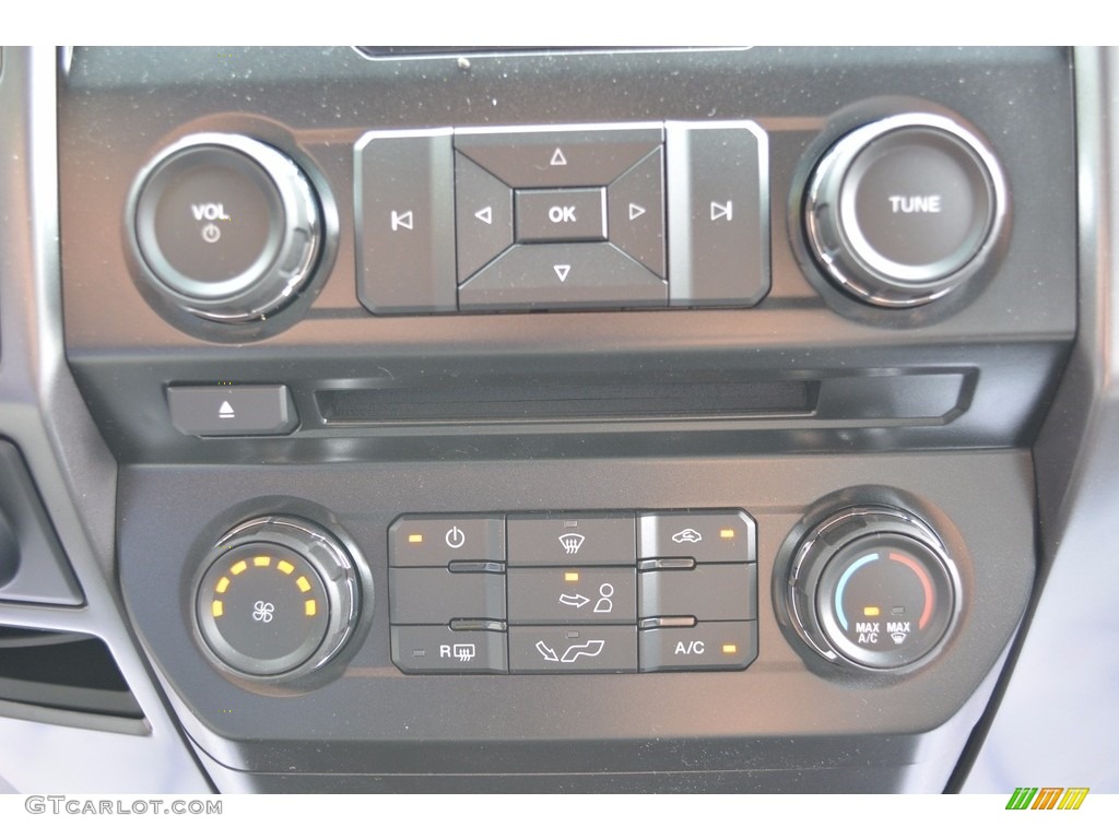 2016 F150 XLT SuperCrew - Blue Jeans / Medium Earth Gray photo #31
