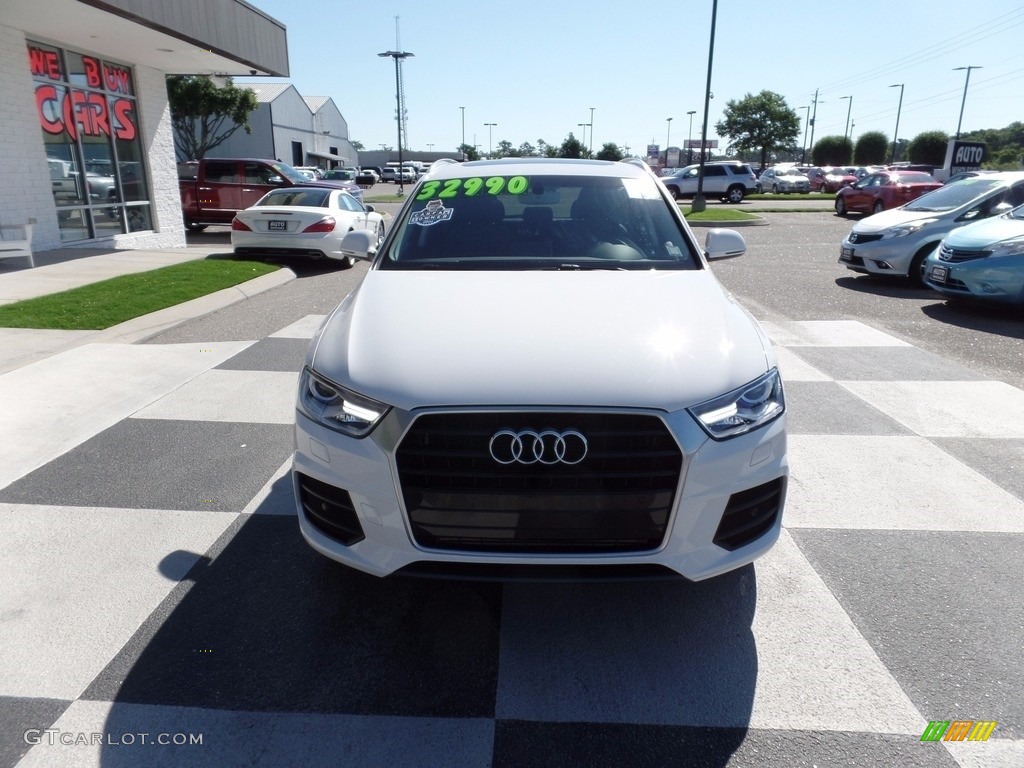 2016 Q3 2.0 TSFI Premium Plus - Cortina White / Black photo #2