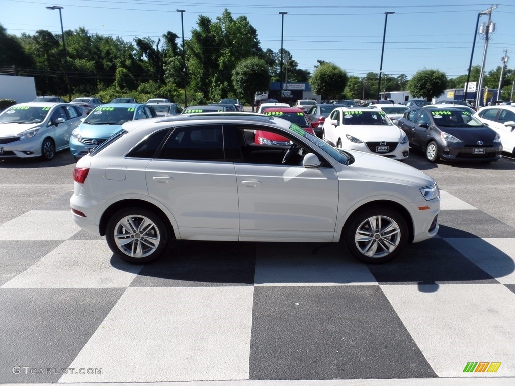 2016 Q3 2.0 TSFI Premium Plus - Cortina White / Black photo #3