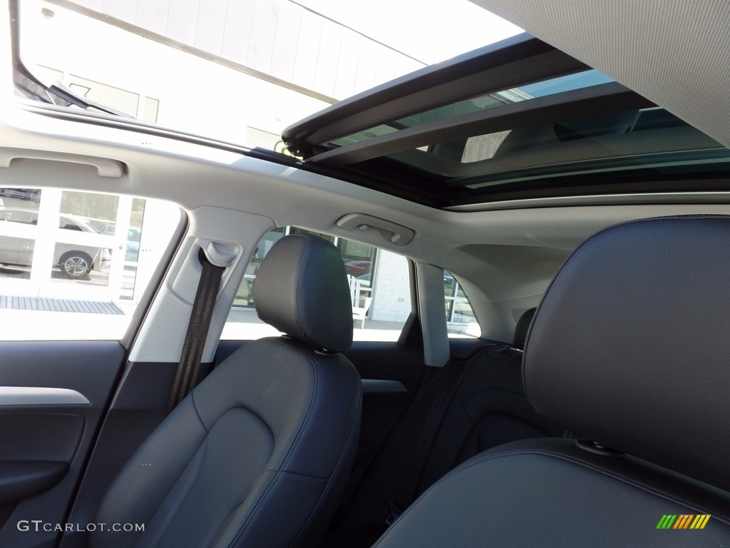 2016 Q3 2.0 TSFI Premium Plus - Cortina White / Black photo #11