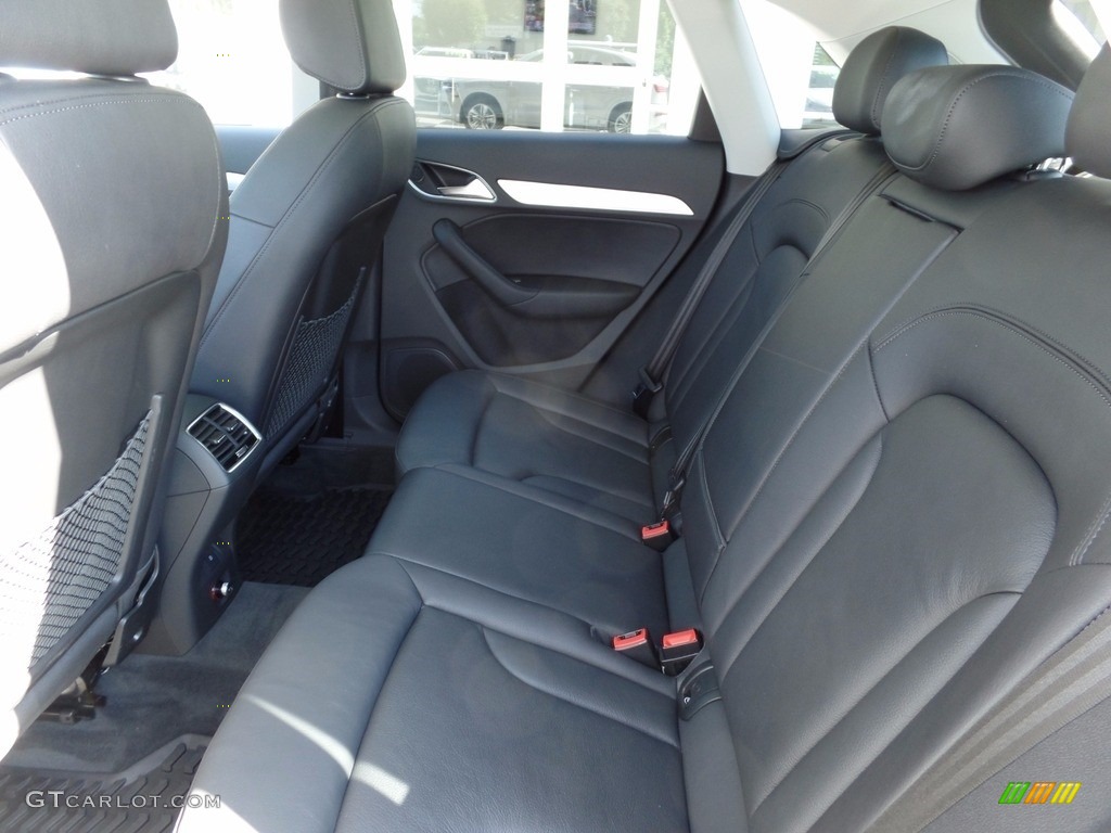 2016 Q3 2.0 TSFI Premium Plus - Cortina White / Black photo #12