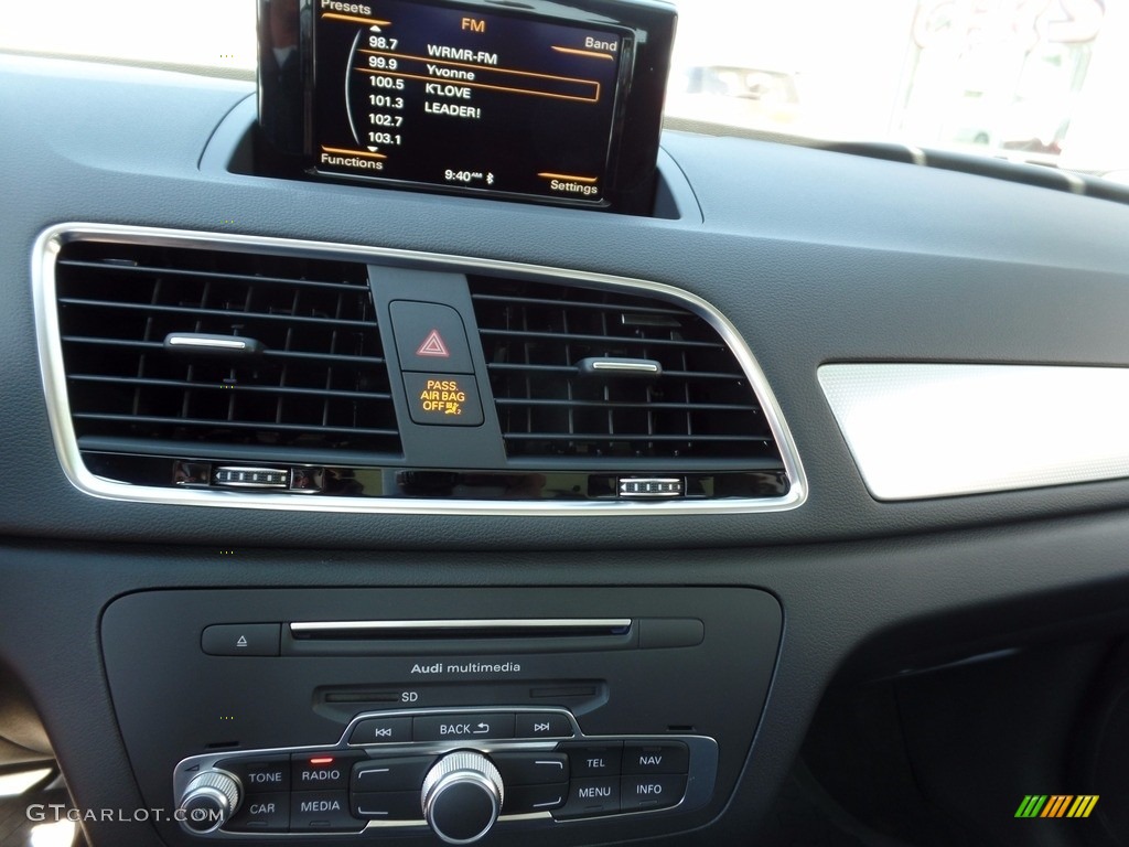 2016 Q3 2.0 TSFI Premium Plus - Cortina White / Black photo #17