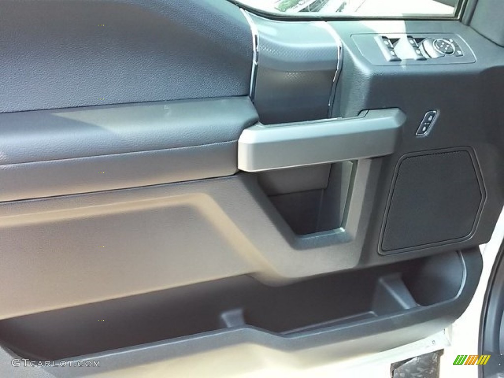 2016 F150 XLT SuperCrew - Oxford White / Black photo #2