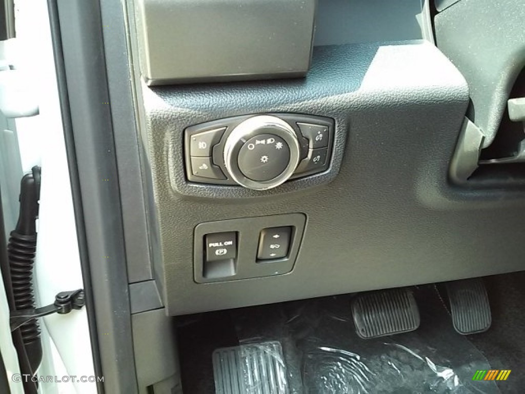 2016 F150 XLT SuperCrew - Oxford White / Black photo #14