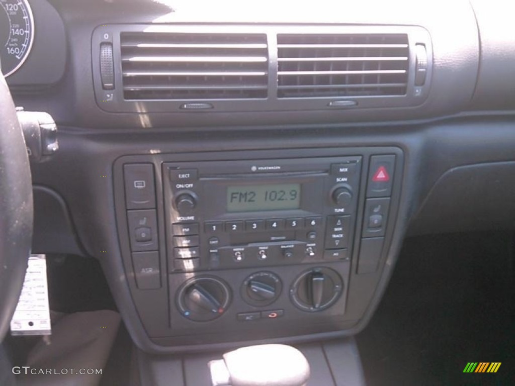 2003 Passat GLS Wagon - Silverstone Grey Metallic / Black photo #4