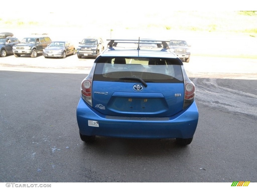 2013 Prius c Hybrid Two - Blue Streak Metallic / Light Blue Gray/Black photo #3