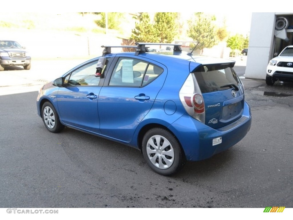 2013 Prius c Hybrid Two - Blue Streak Metallic / Light Blue Gray/Black photo #4