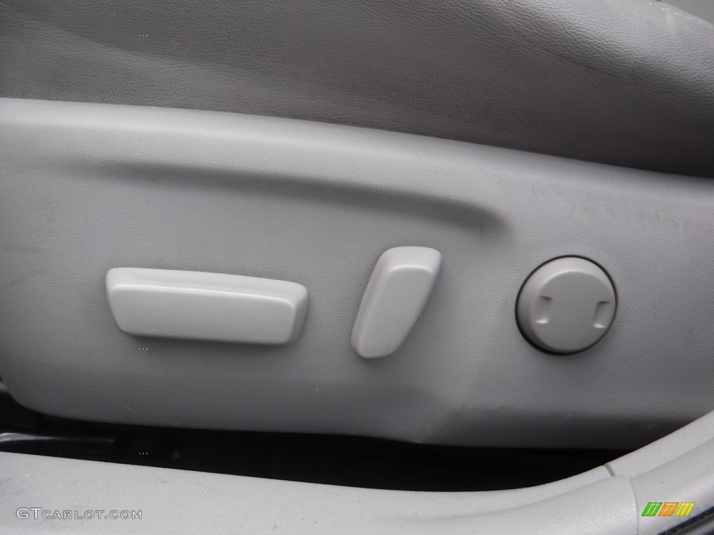 2013 Camry XLE - Magnetic Gray Metallic / Ash photo #15