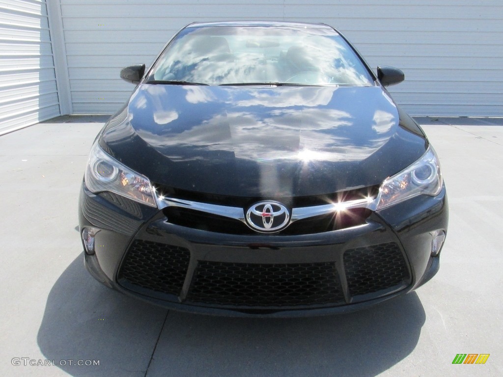 2015 Camry SE - Attitude Black Metallic / Black photo #5