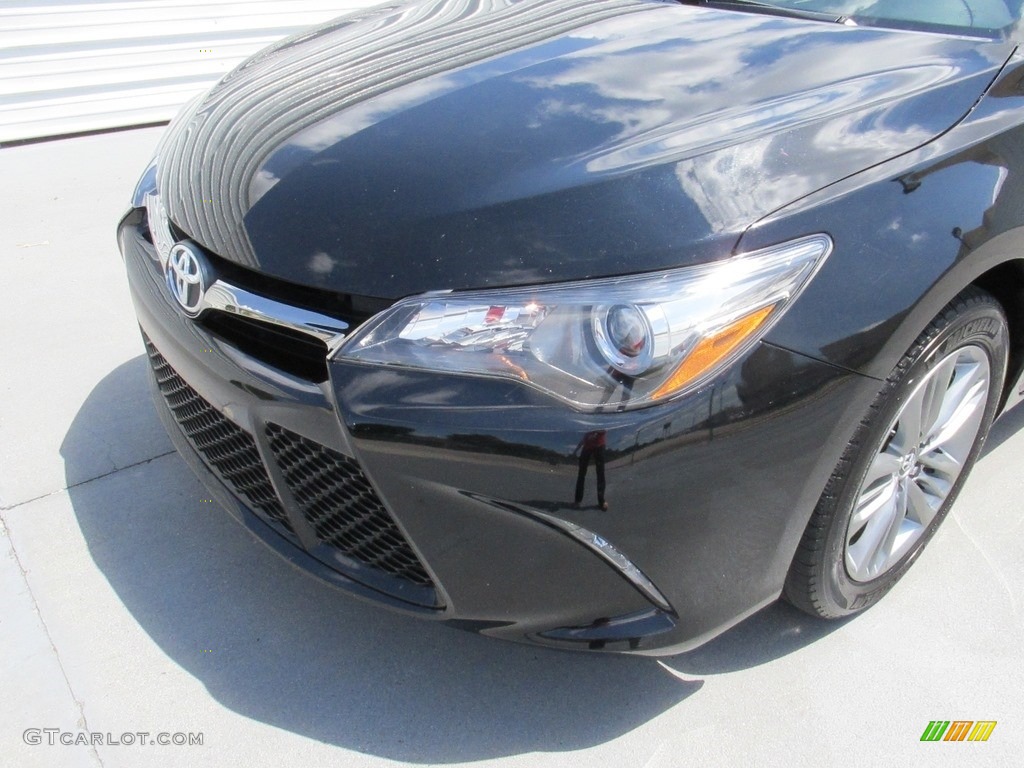2015 Camry SE - Attitude Black Metallic / Black photo #7