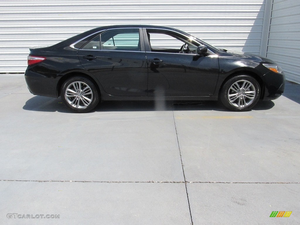 2015 Camry SE - Attitude Black Metallic / Black photo #8
