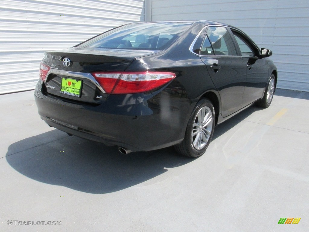 2015 Camry SE - Attitude Black Metallic / Black photo #9