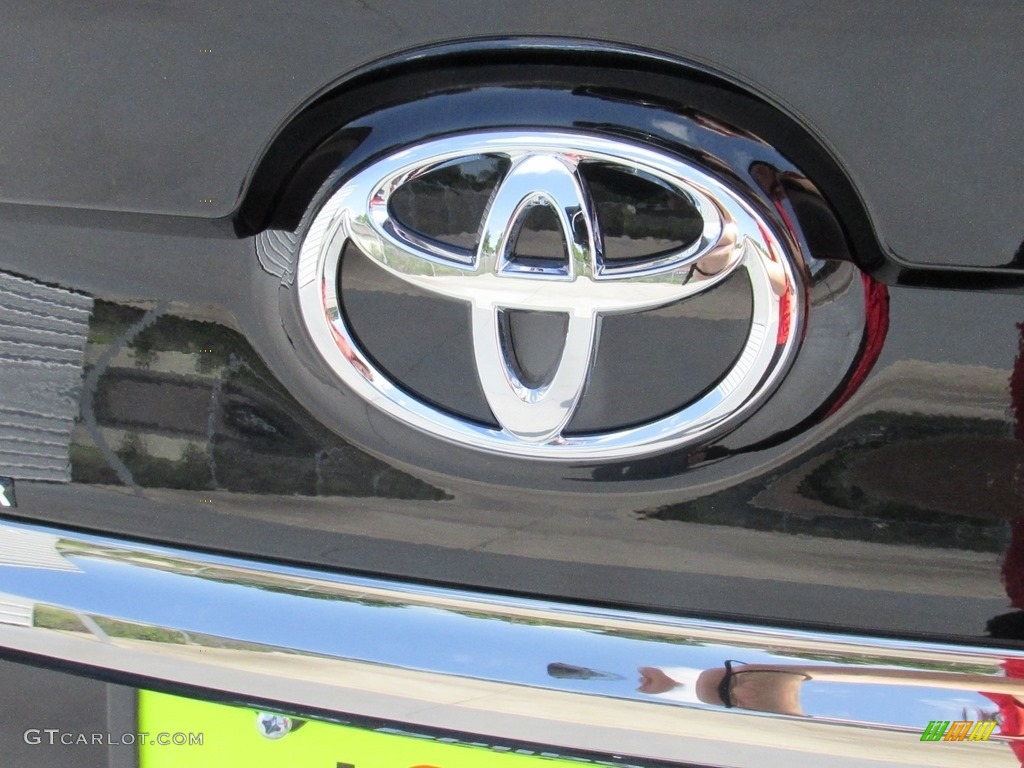 2015 Camry SE - Attitude Black Metallic / Black photo #13