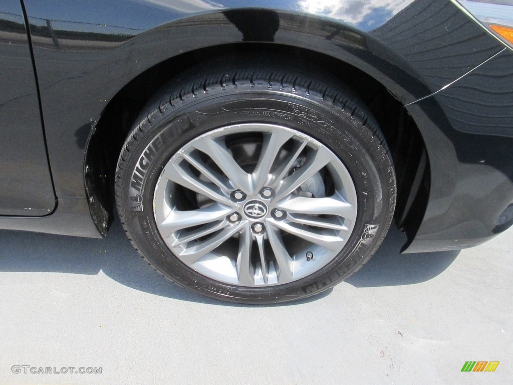 2015 Camry SE - Attitude Black Metallic / Black photo #17