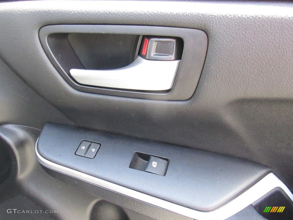 2015 Camry SE - Attitude Black Metallic / Black photo #24