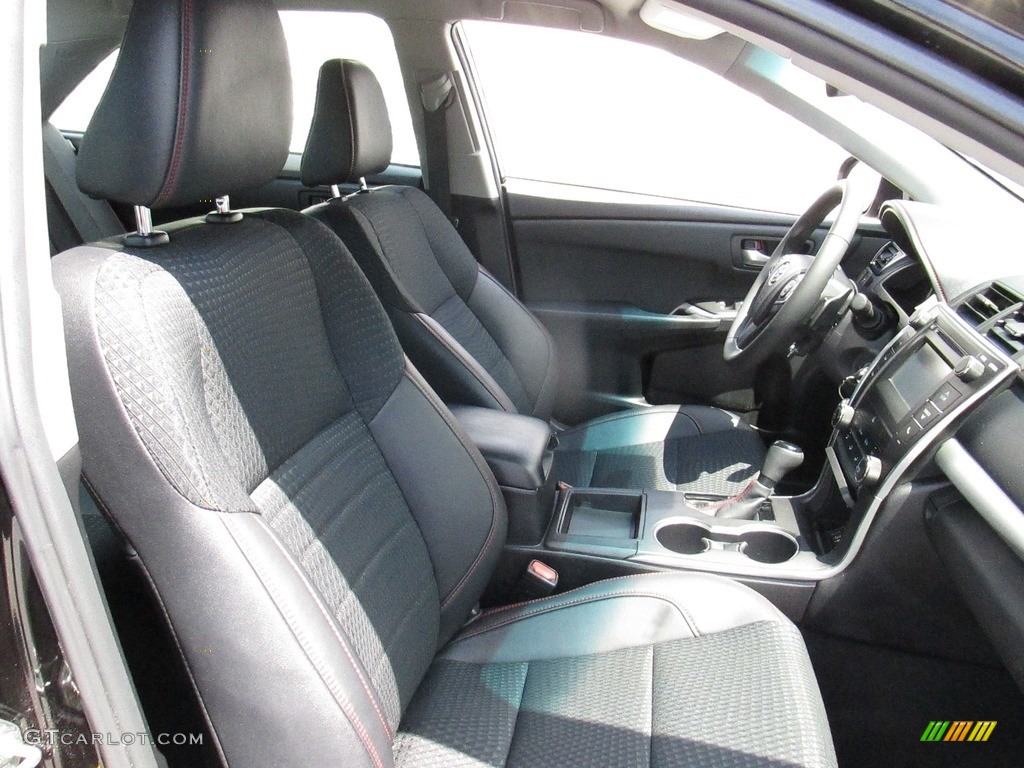 2015 Camry SE - Attitude Black Metallic / Black photo #26