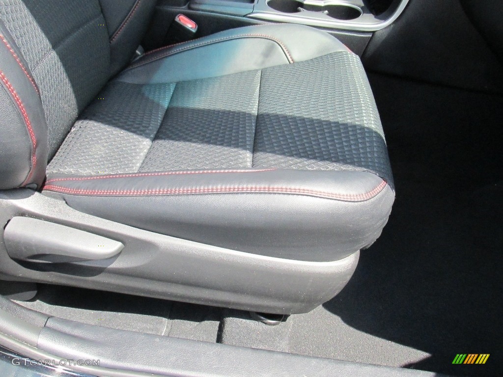 2015 Camry SE - Attitude Black Metallic / Black photo #27