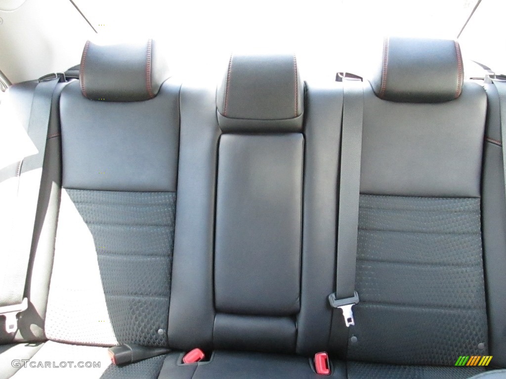 2015 Camry SE - Attitude Black Metallic / Black photo #32