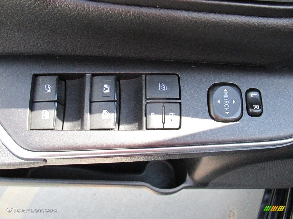 2015 Camry SE - Attitude Black Metallic / Black photo #35