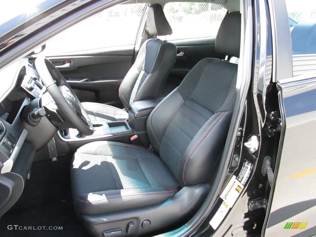 2015 Camry SE - Attitude Black Metallic / Black photo #36