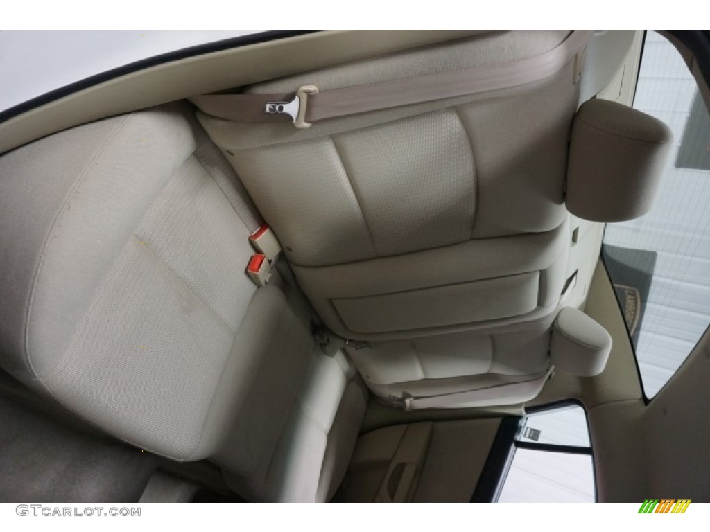 2007 MAZDA3 i Sport Sedan - Rally White / Beige photo #20